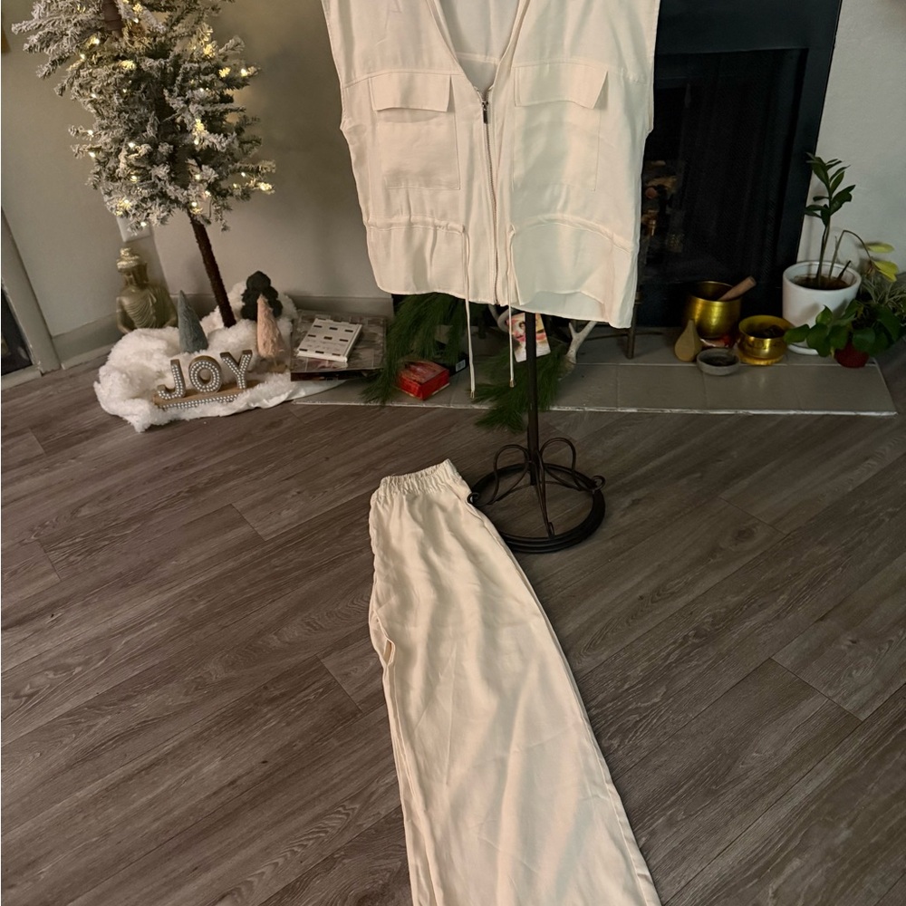 ✨ Cream Utility-Chic Two-Piece Set — Vest + Wide-Leg Pant